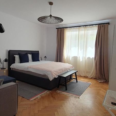 The Pines Serviced Apartments Braşov Eksteriør billede