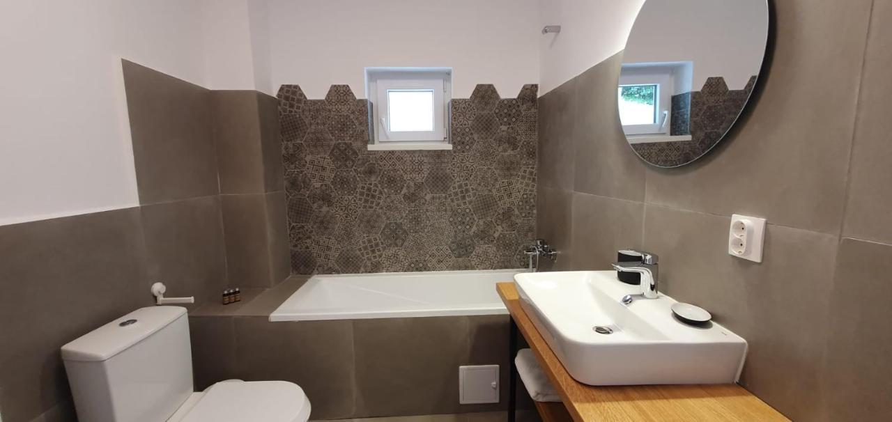 The Pines Serviced Apartments Braşov Eksteriør billede