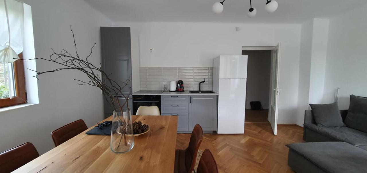 The Pines Serviced Apartments Braşov Eksteriør billede