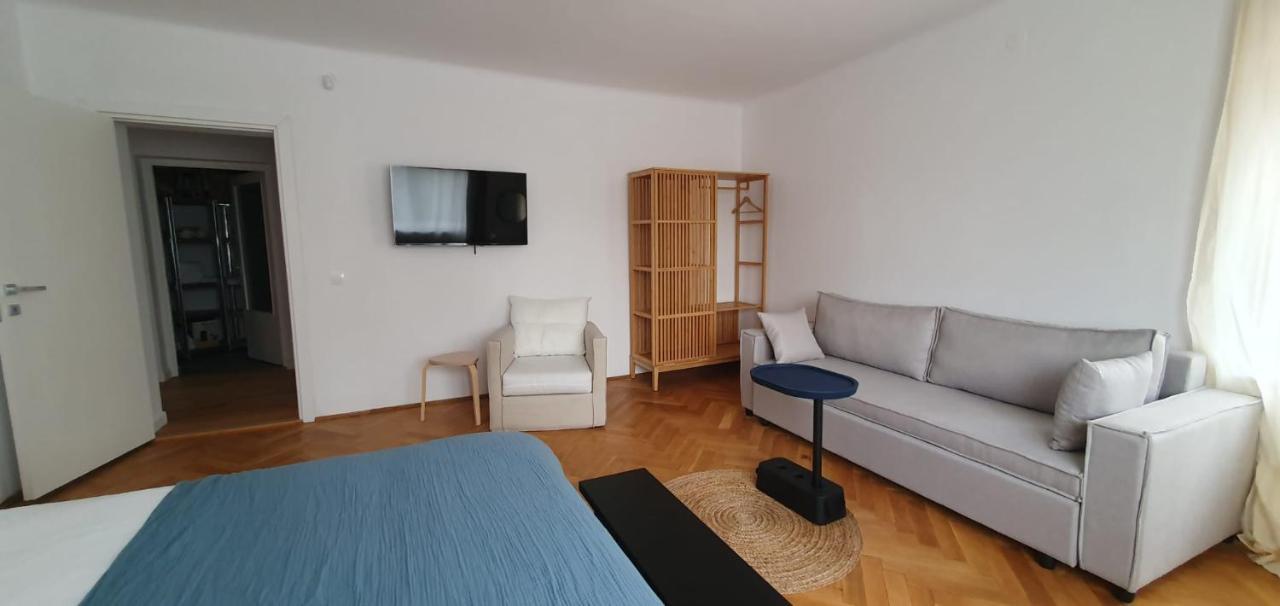 The Pines Serviced Apartments Braşov Eksteriør billede
