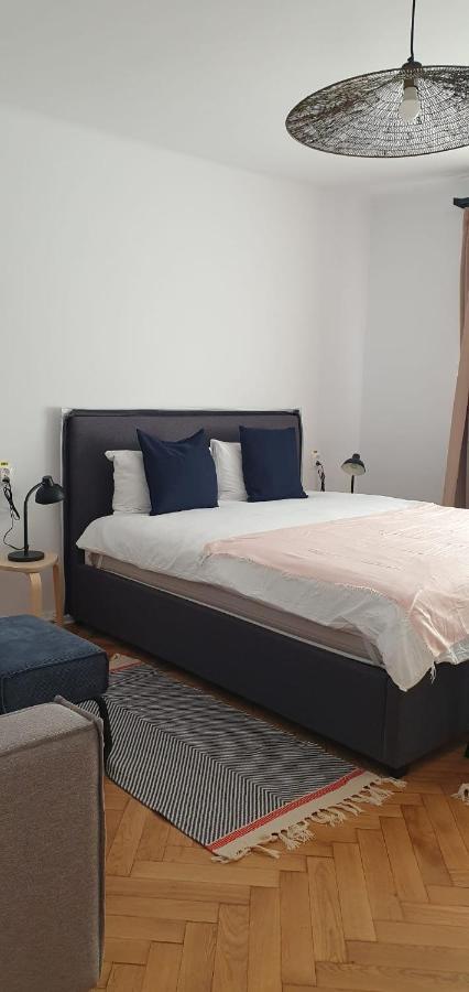 The Pines Serviced Apartments Braşov Eksteriør billede