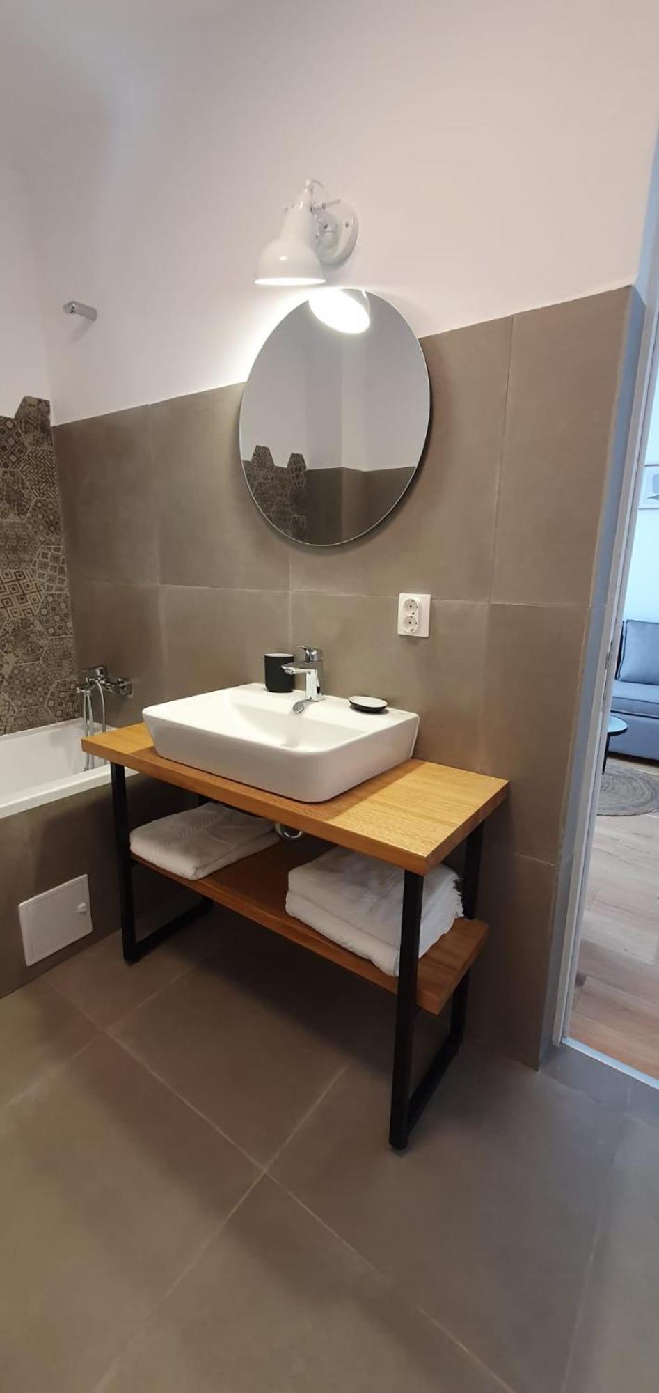 The Pines Serviced Apartments Braşov Eksteriør billede