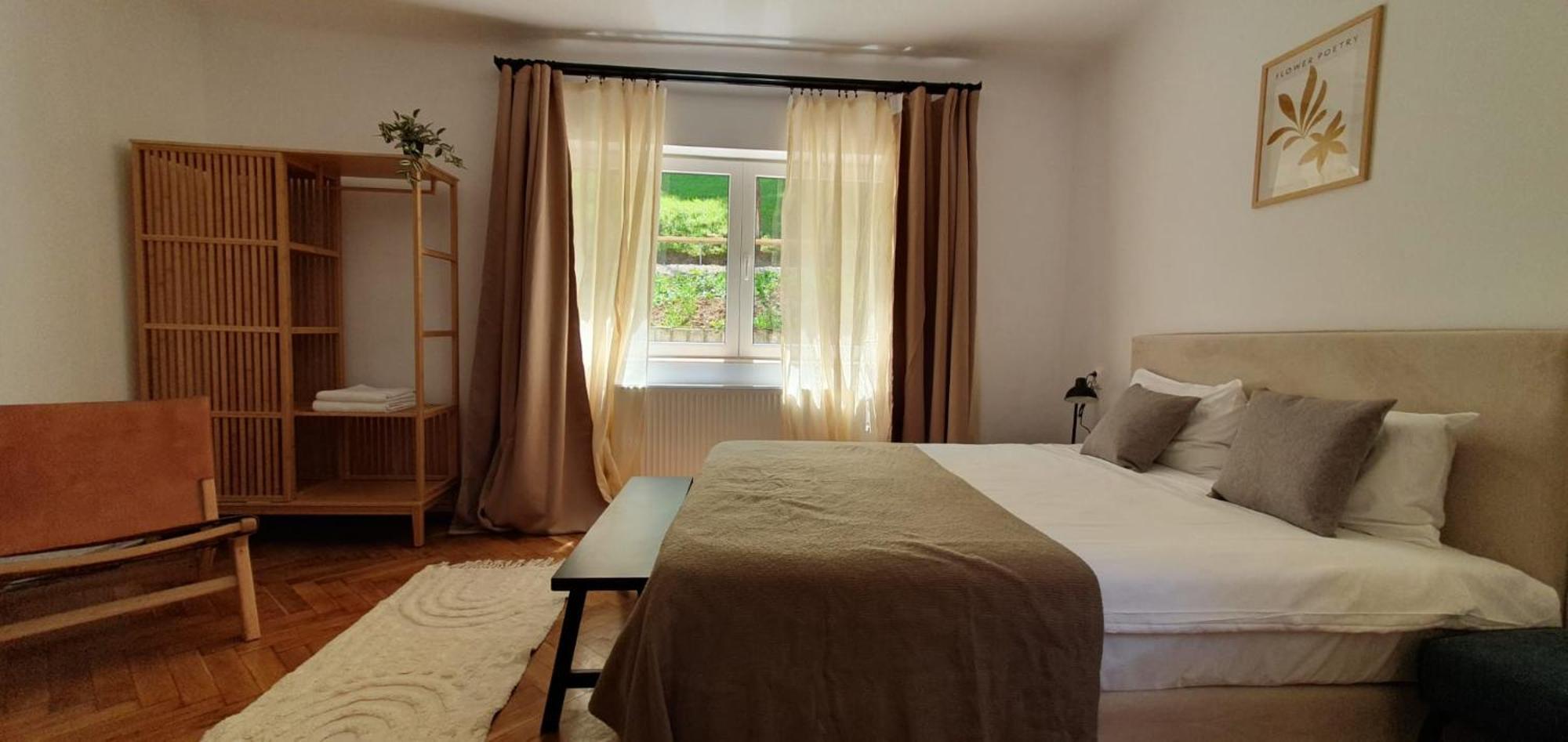 The Pines Serviced Apartments Braşov Eksteriør billede