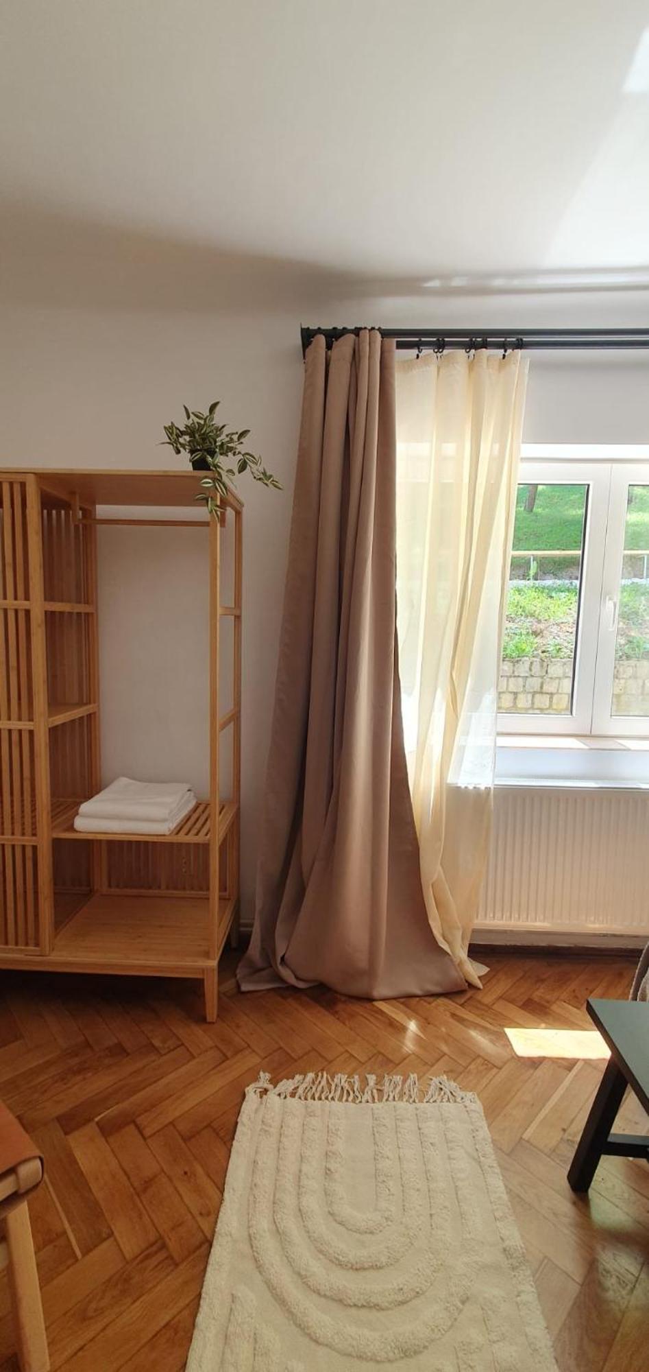 The Pines Serviced Apartments Braşov Eksteriør billede